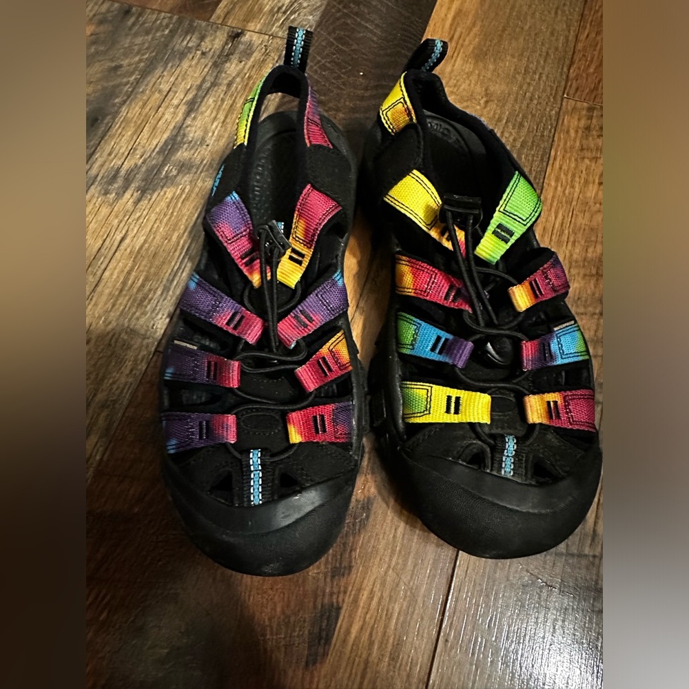 Women’s Keen